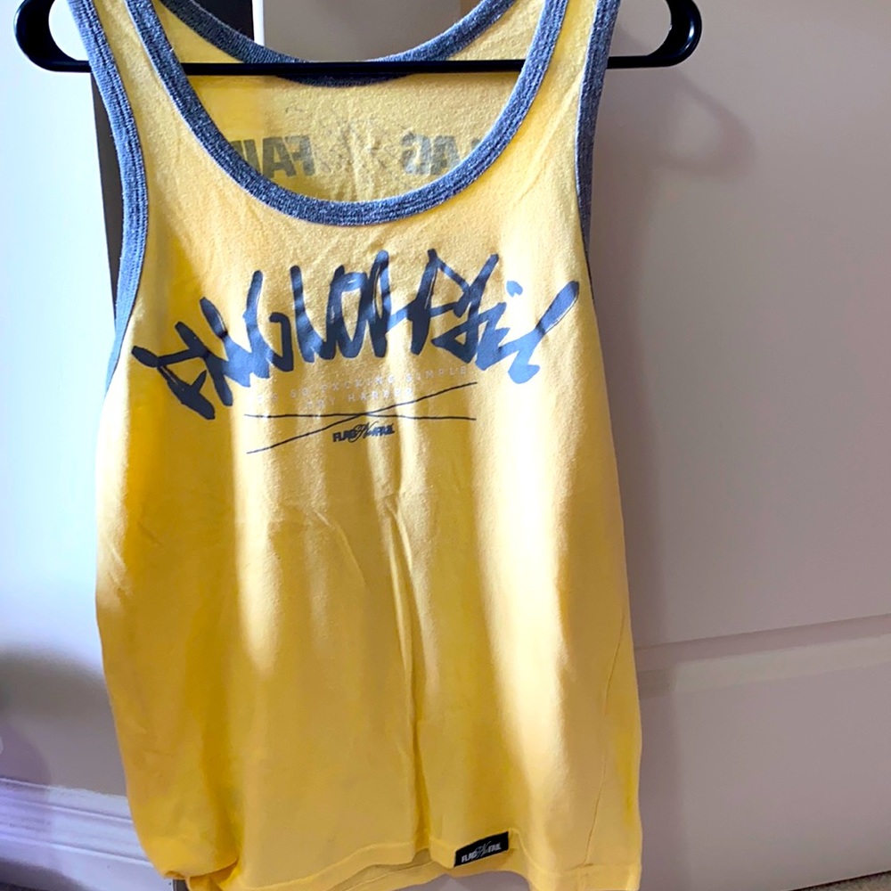 Flag nor Fail Men’s/unisex tank in size medium. Yellow/gray